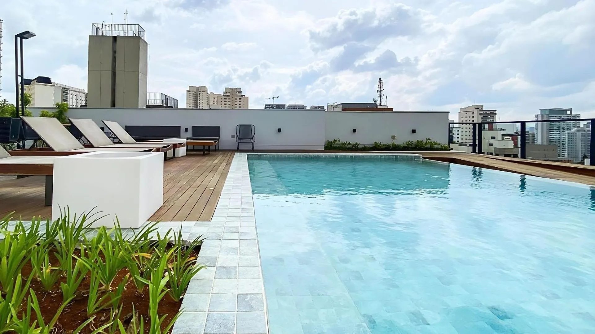 Studio Amplo Com A/C E Piscina No Terraco Sao Paulo 0*,