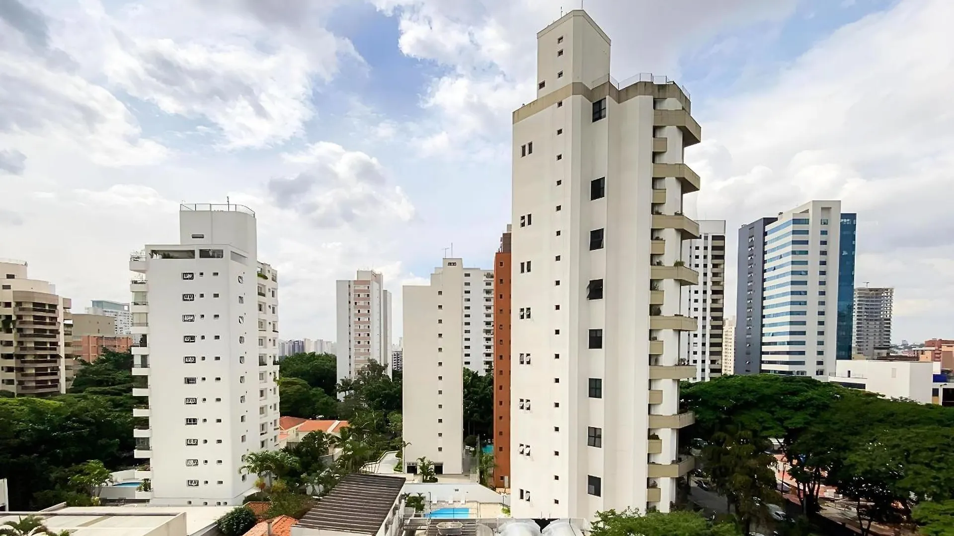Studio Amplo Com A/C E Piscina No Terraco Sao Paulo Brazil